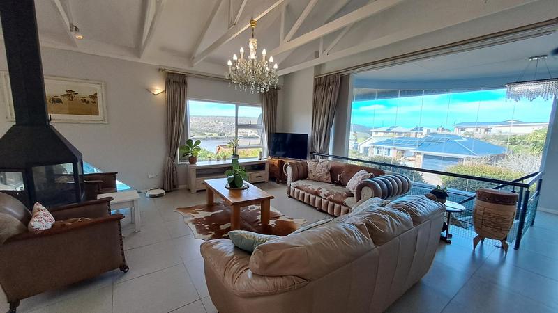 5 Bedroom Property for Sale in Stilbaai Wes Western Cape